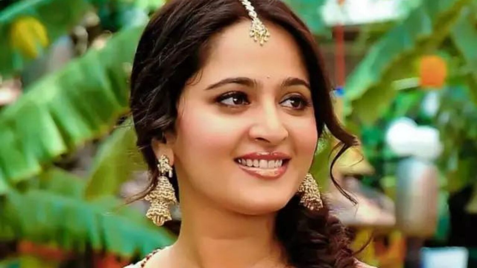 Anushka Shetty Married Or Not, Boyfriend, Date of Birth, Wikipedia, Age