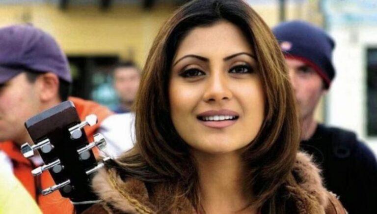 Rimi Sen Relationships, Bikini, Net Worth, Instagram, Wiki, Biography, Wikipedia