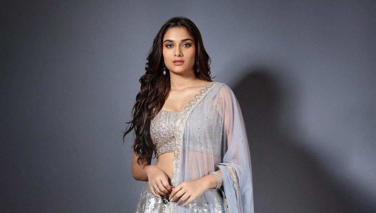 Saiee Manjrekar Relationships, Bikini, Biography, Age, Bio, Instagram Account, Birthday Date, Family, Images, Height in Feet