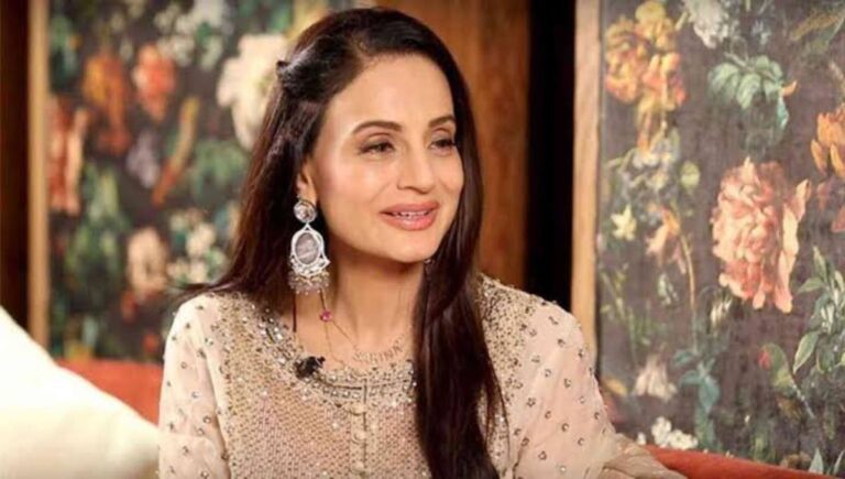 Amisha Patel Cast, Mother Name, Bikini, Marriage, Date of Birth, Instagram, Children