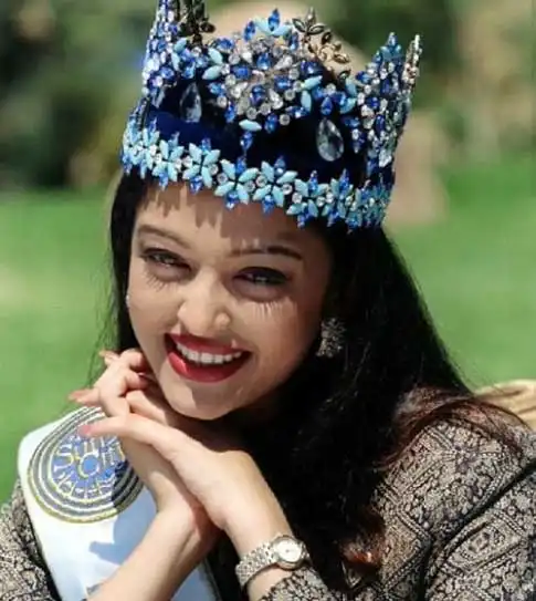 Aishwarya Rai Caste, In Bikini, Wikipedia, Net Worth, Daughter, Instagram, Age, Mother