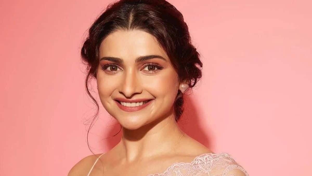 Prachi Desai Husband Name, Wikipedia, Wiki, Biography, Bio, Age, Marriage, Instagram, Net Worth, Item Song