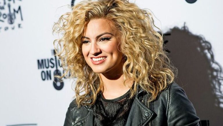 Tori Kelly Ethnic Background, Ethnicity, Wiki, Height, Parents, Husband, Age, Parents