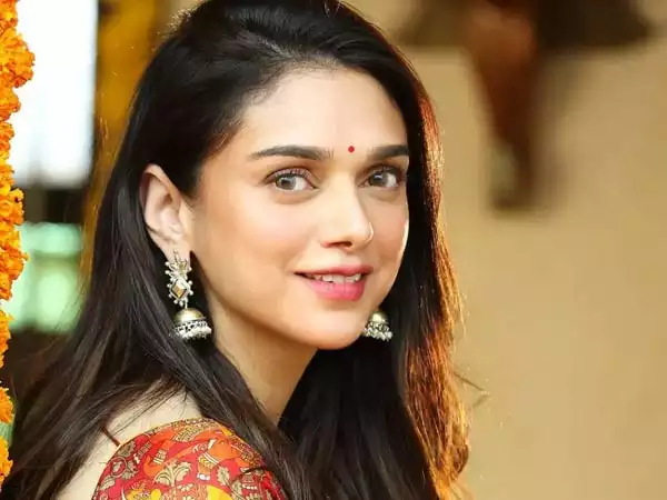 Aditi Rao Hydari Religion, Wikipedia, Husband, Age, Father, Instagram, Net Worth, Relationsips