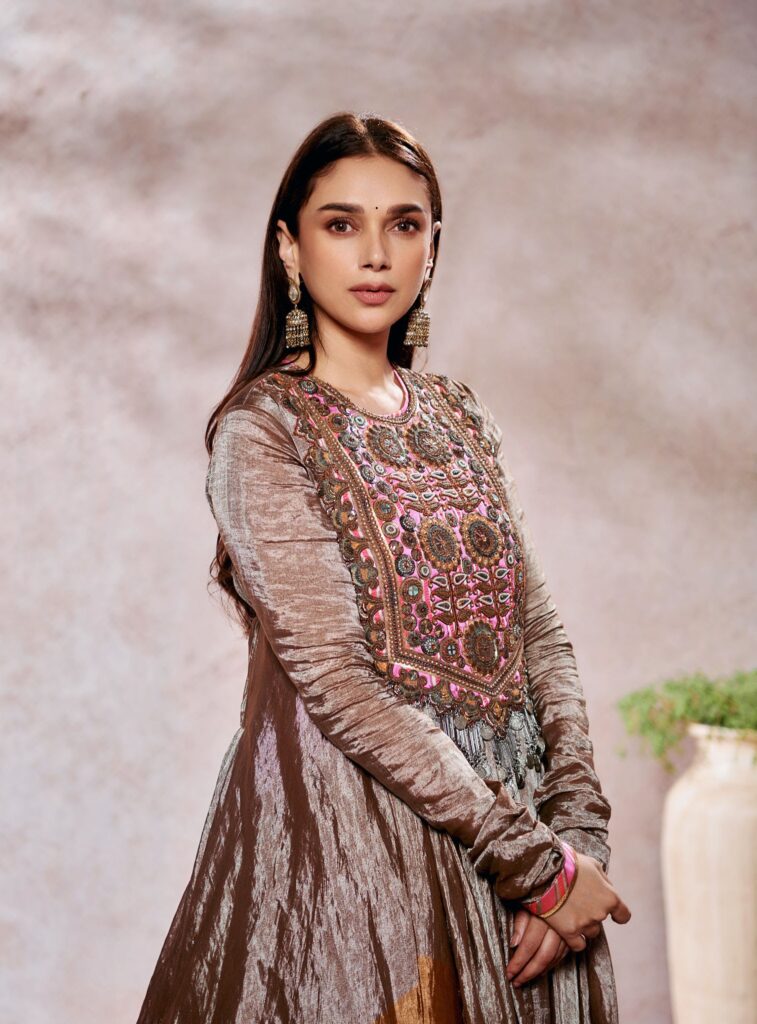 Aditi Rao Hydari Religion, Wikipedia, Husband, Age, Father, Instagram, Net Worth, Relationsips